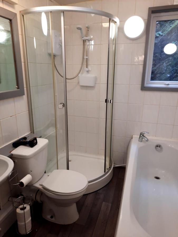 Snowdonia Rock Cottage - Cosy And Pet Friendly Penrhyndeudreath Bagian luar foto