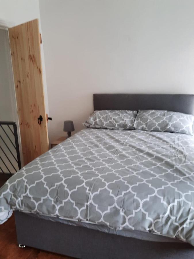Snowdonia Rock Cottage - Cosy And Pet Friendly Penrhyndeudreath Bagian luar foto