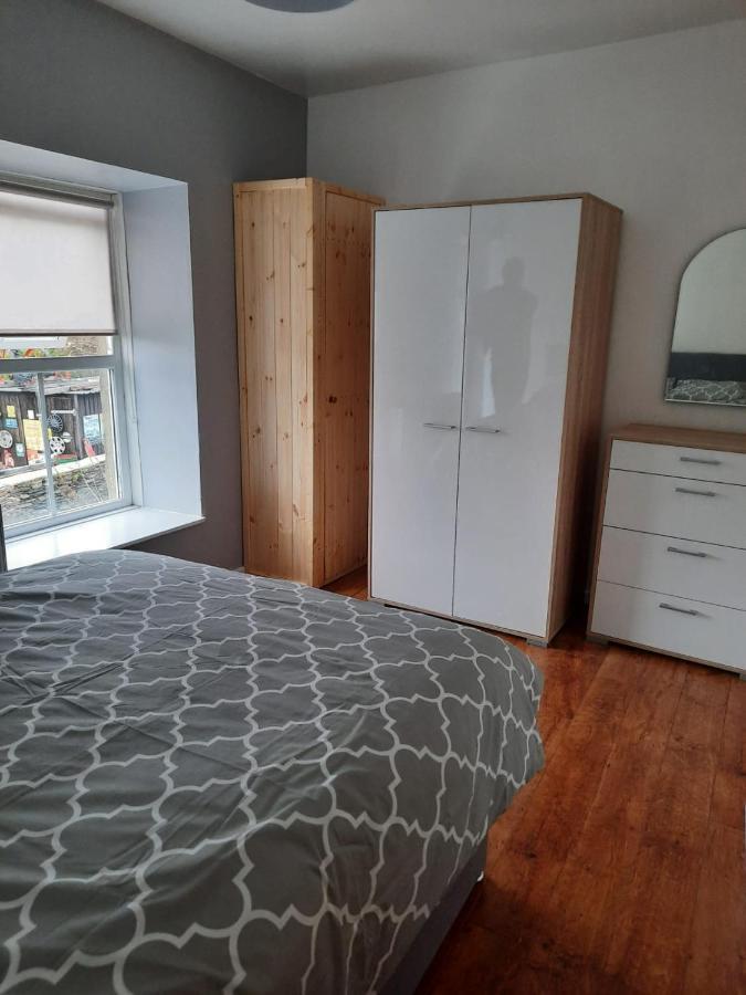 Snowdonia Rock Cottage - Cosy And Pet Friendly Penrhyndeudreath Bagian luar foto