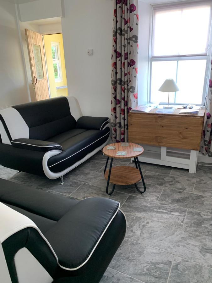 Snowdonia Rock Cottage - Cosy And Pet Friendly Penrhyndeudreath Bagian luar foto